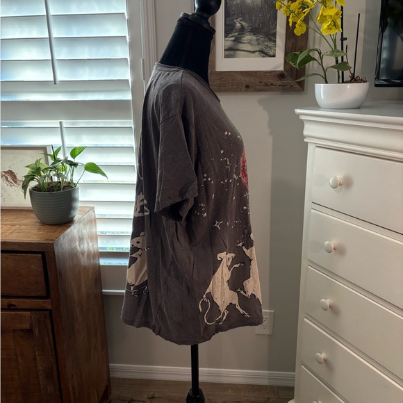 Magnolia Pearl NWT Discotheque Fraises Tee in Ozzy - OSFM - Picture 2 of 12